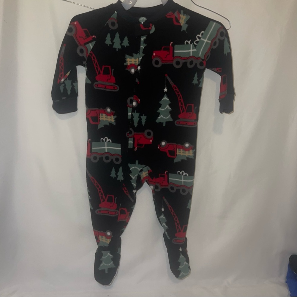 Carter’s Baby One Piece Pijama Size 12 Month color Blackwith Christmas designs